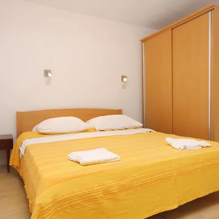 شقة Family Friendly Seaside Jagodna, Hvar - 3250 *