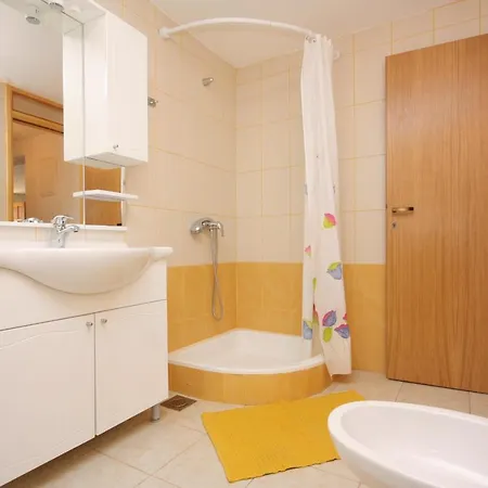 Family Friendly Seaside Jagodna, Hvar - 3250 شقة *