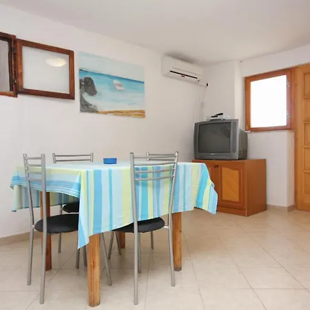 Family Friendly Seaside Jagodna, Hvar - 3250 *