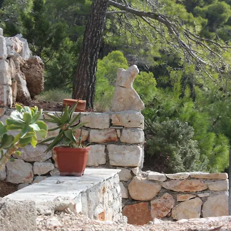 Family Friendly Seaside Jagodna, Hvar - 3250 شقة *